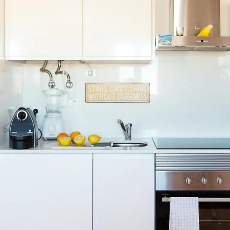 Apartment Plum Guide - Pumpkin Patch Lisbon